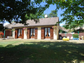 Maison de 2 chambres avec jardin clos et wifi a Marcillac la Croisille, Marcaillac La Crosille